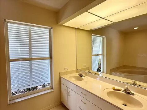 5024 Southern Pine Circle Venice FL 34293