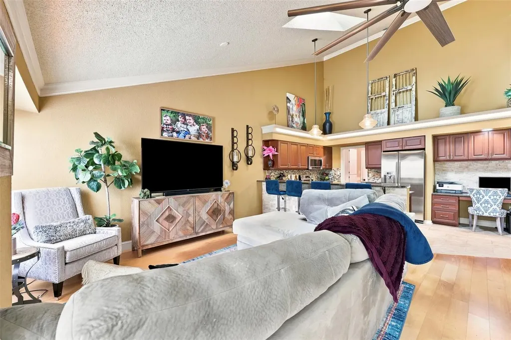 673 Segovia Court NE St Petersburg FL 33703