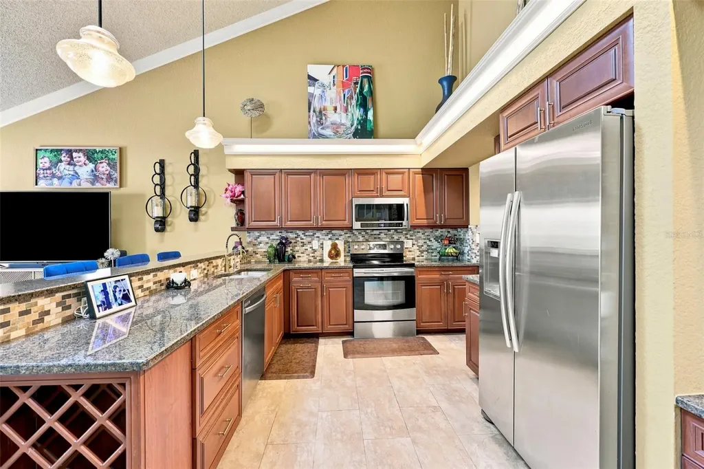 673 Segovia Court NE St Petersburg FL 33703