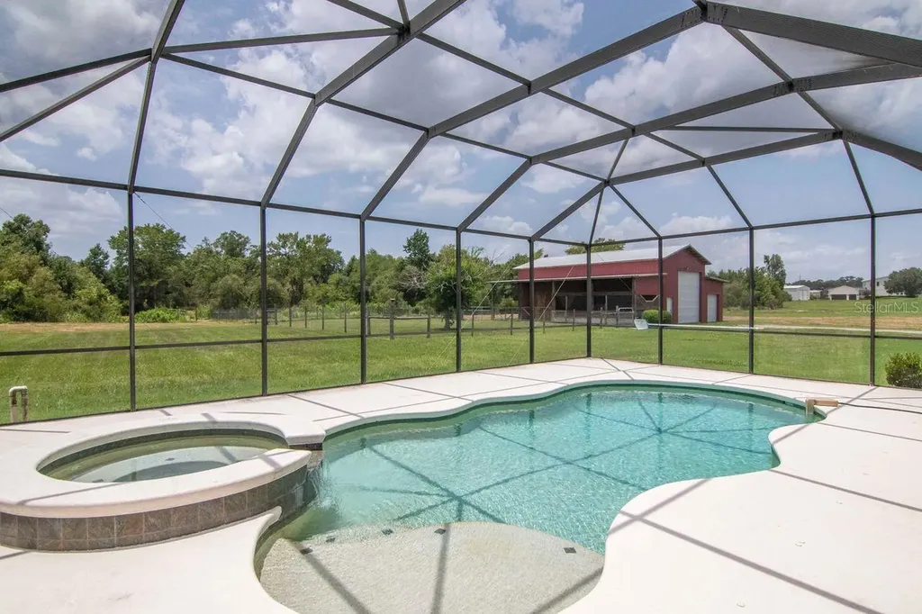 8703 Alafia Hills Drive Plant City FL 33567
