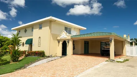 #12 Calle Central Hacienda Margarita Luquillo PR 00773