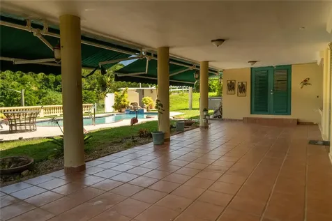 #12 Calle Central Hacienda Margarita Luquillo PR 00773
