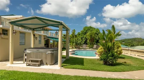 #12 Calle Central Hacienda Margarita Luquillo PR 00773