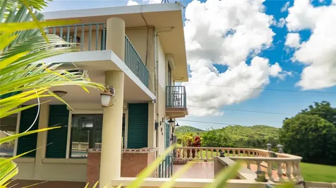 #12 Calle Central Hacienda Margarita Luquillo PR 00773