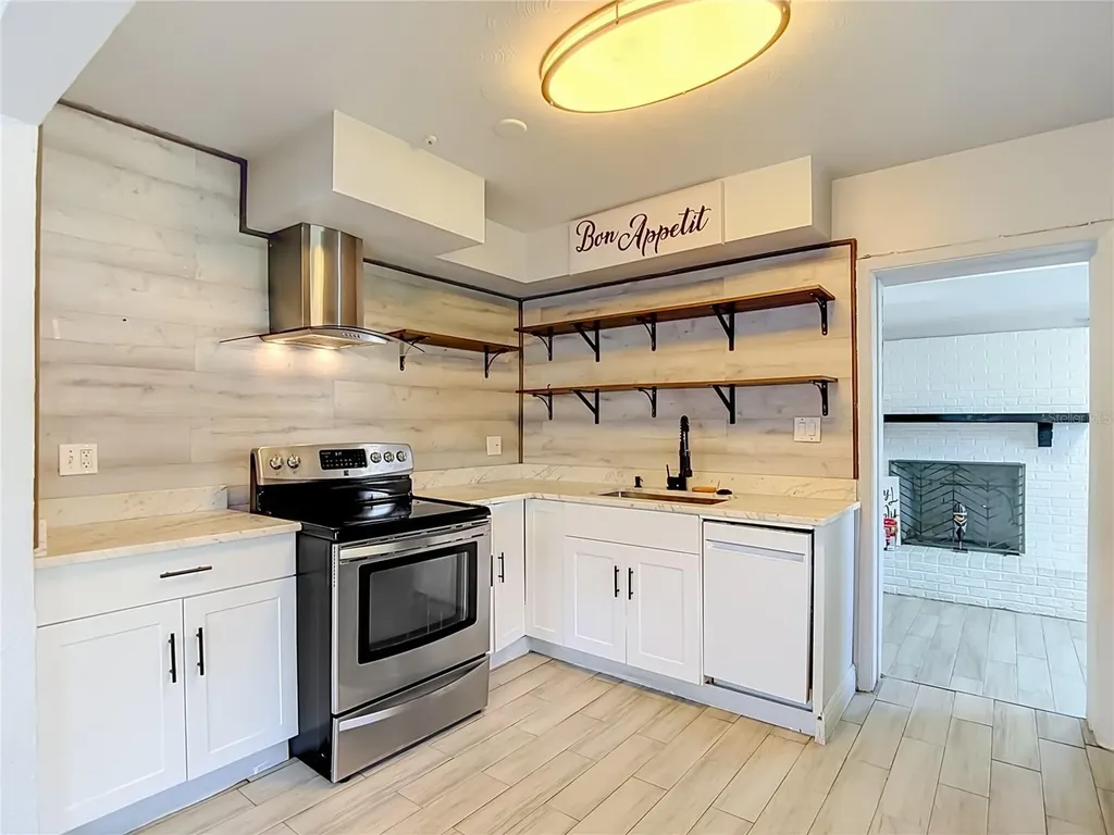 3313 W Kathleen Street Tampa FL 33607