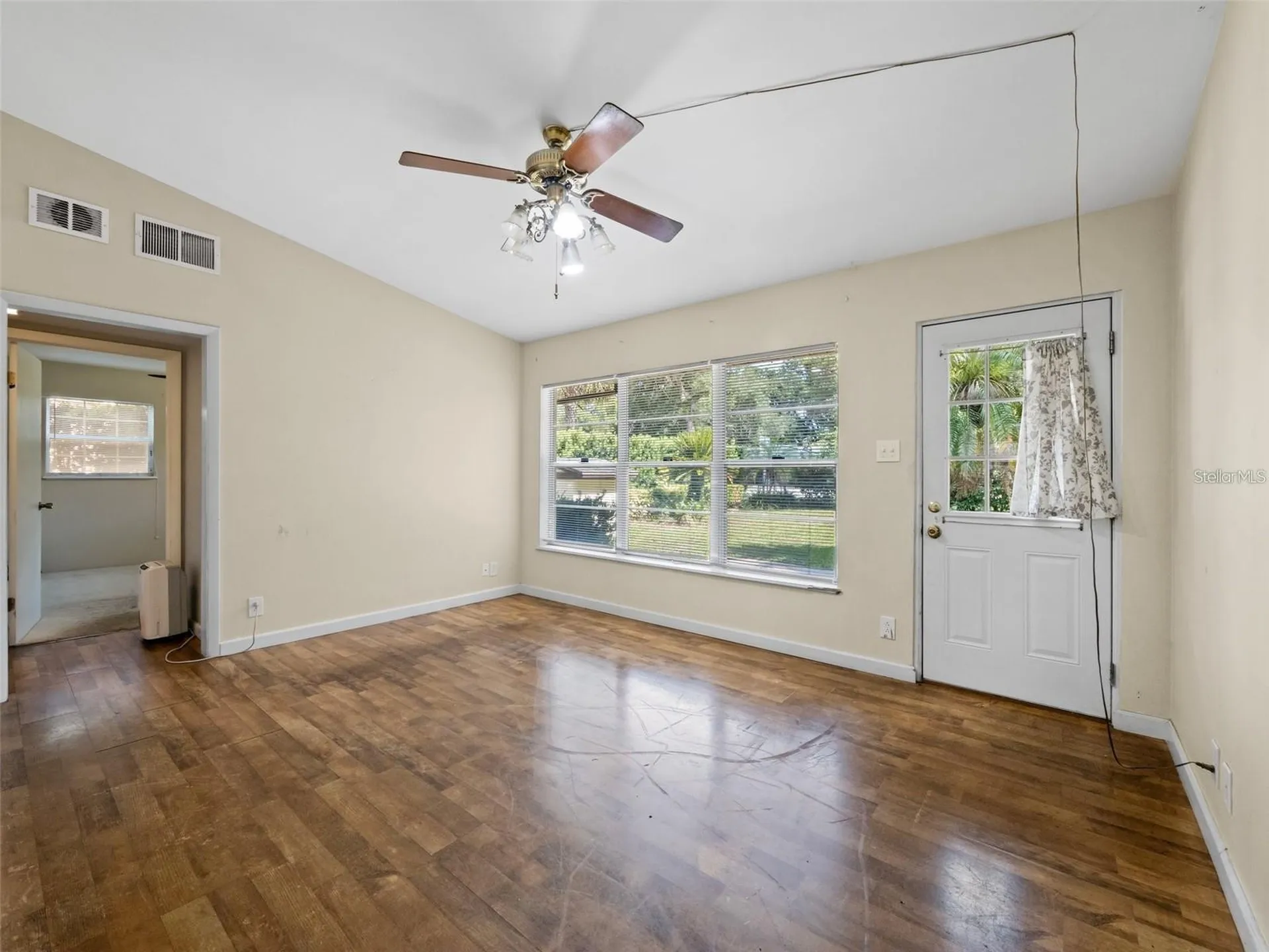 25519 Colmar Avenue Sorrento FL 32776