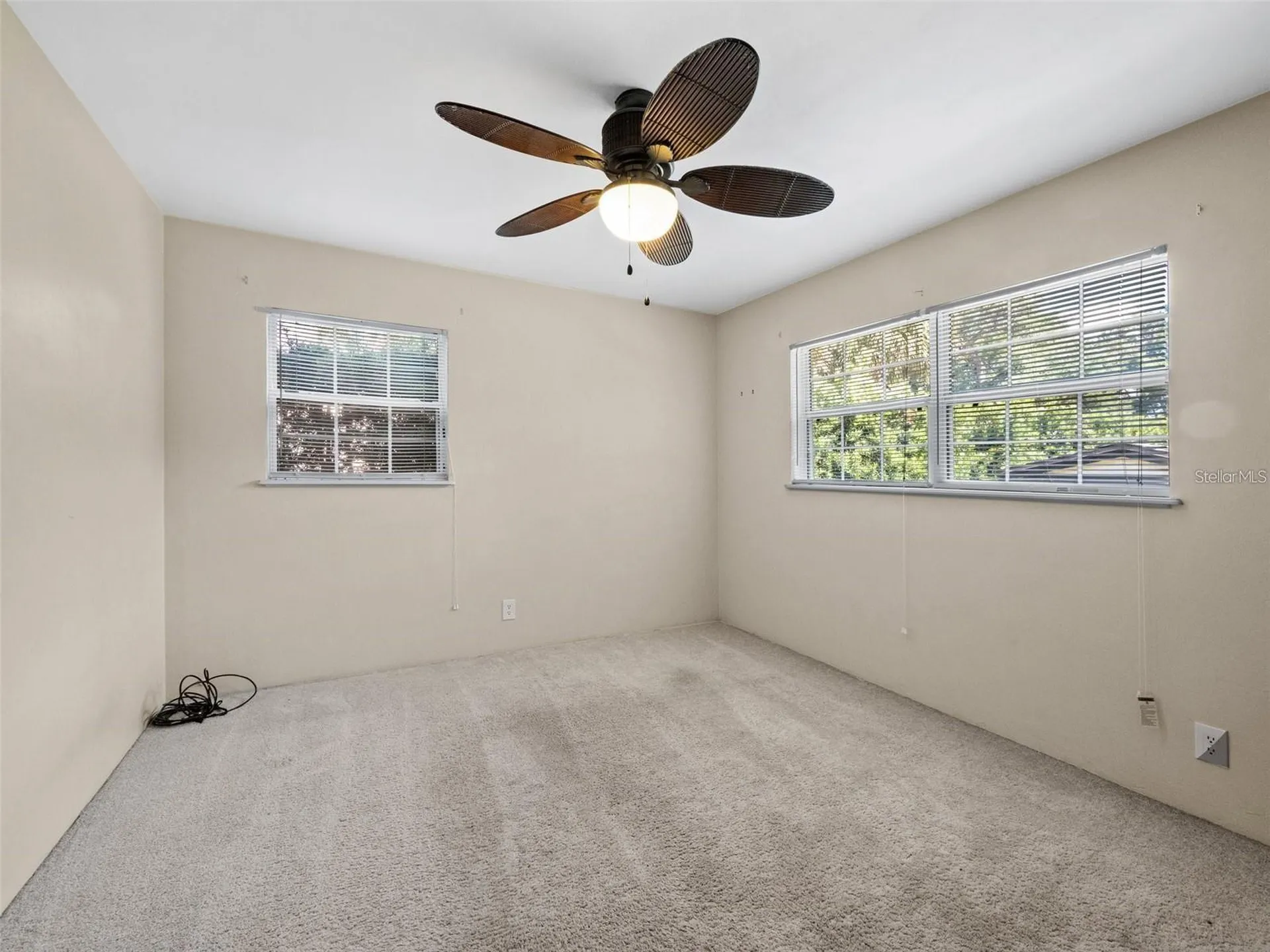 25519 Colmar Avenue Sorrento FL 32776
