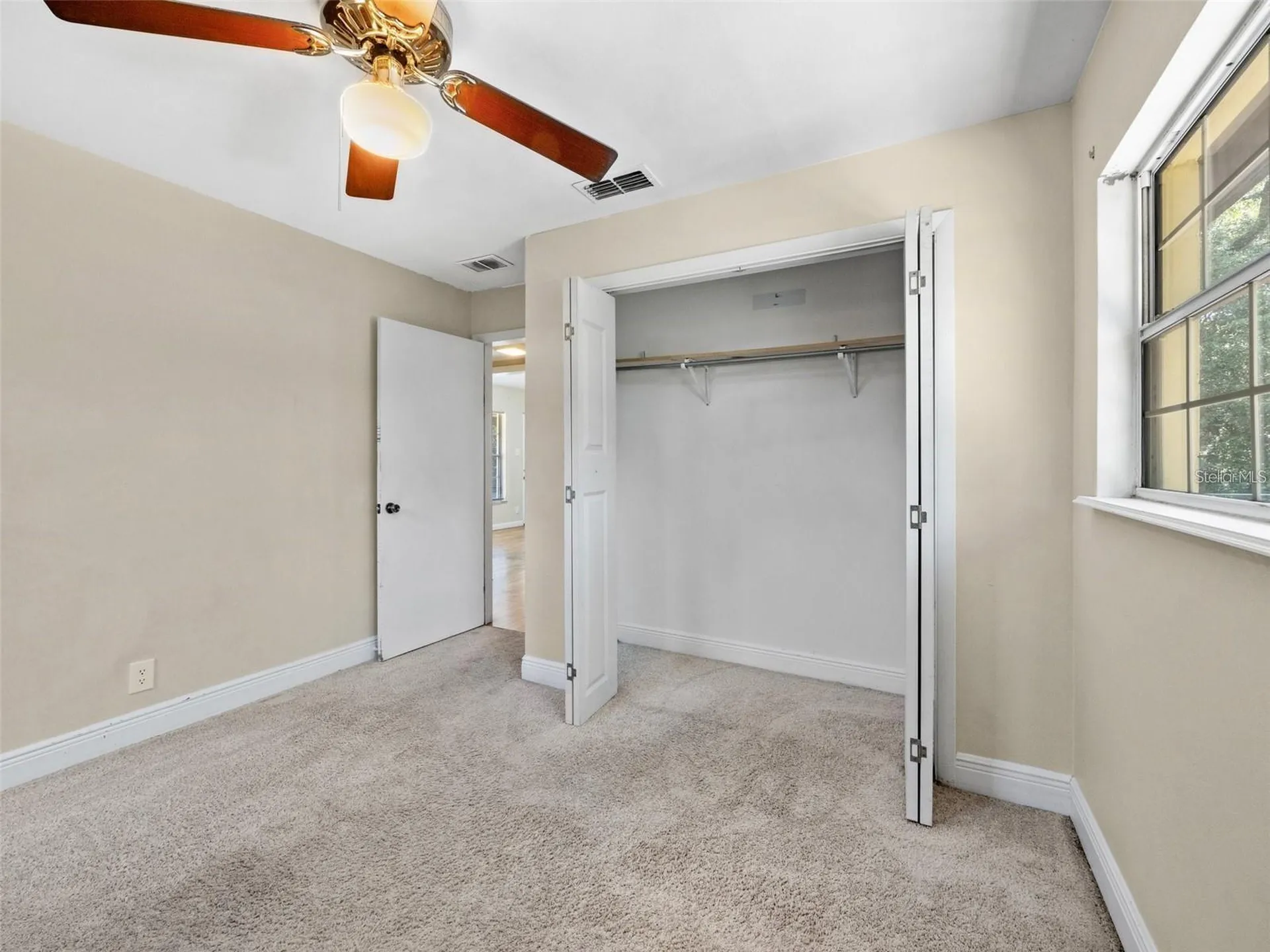 25519 Colmar Avenue Sorrento FL 32776