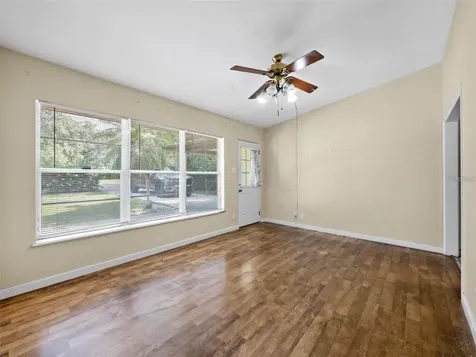 25519 Colmar Avenue Sorrento FL 32776