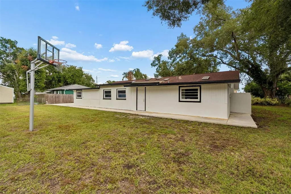 5712 20th Avenue S Tampa FL 33619