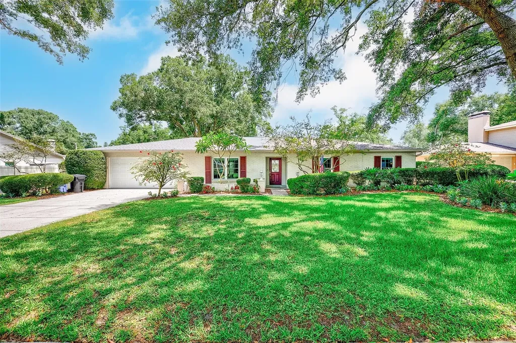 911 Woodcliff Avenue Tampa FL 33613