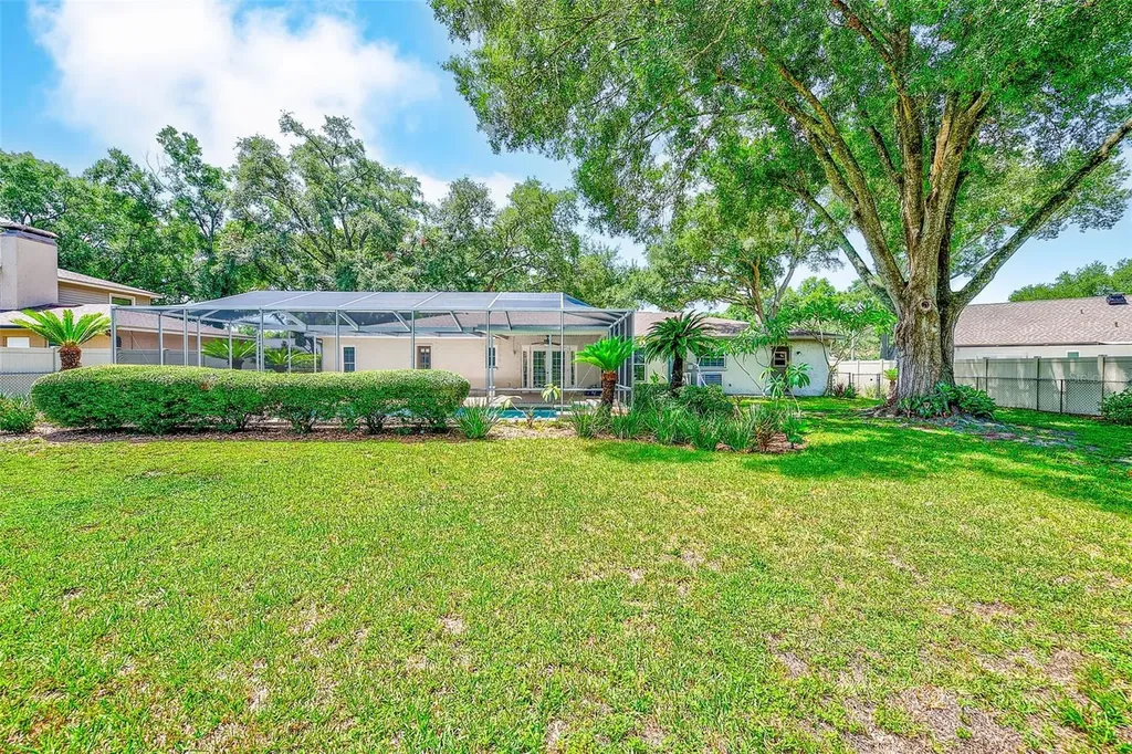 911 Woodcliff Avenue Tampa FL 33613