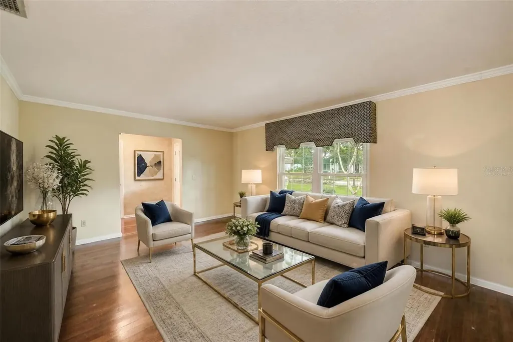 911 Woodcliff Avenue Tampa FL 33613