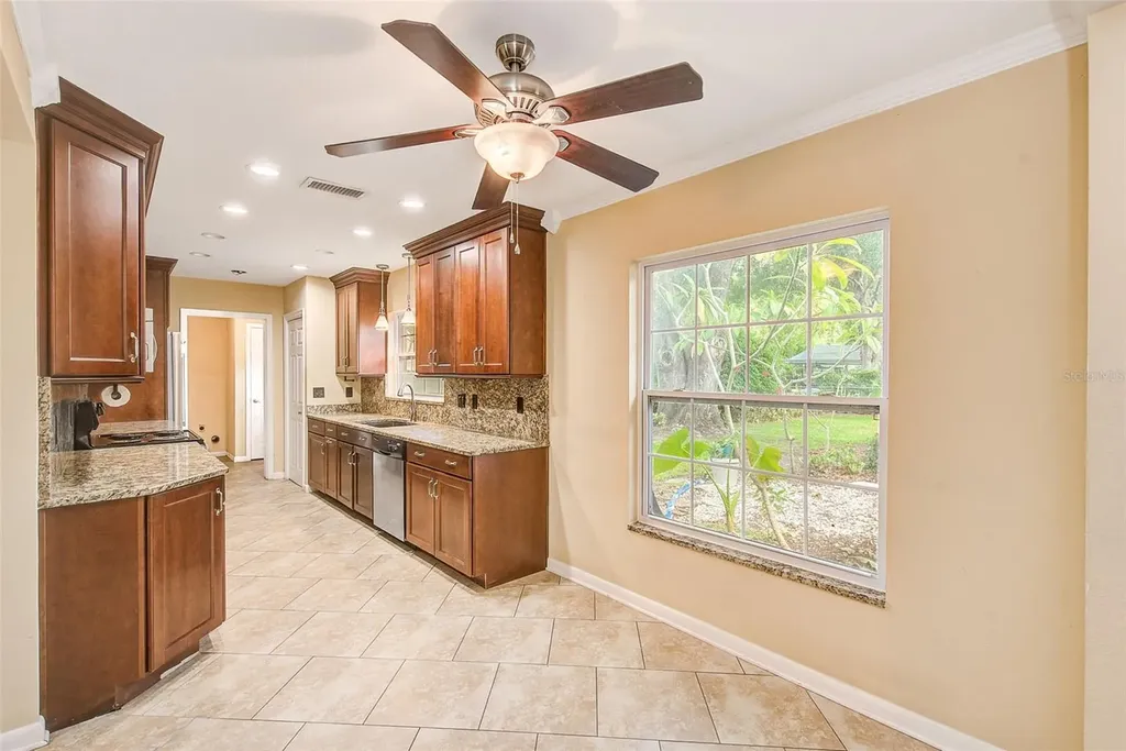 911 Woodcliff Avenue Tampa FL 33613