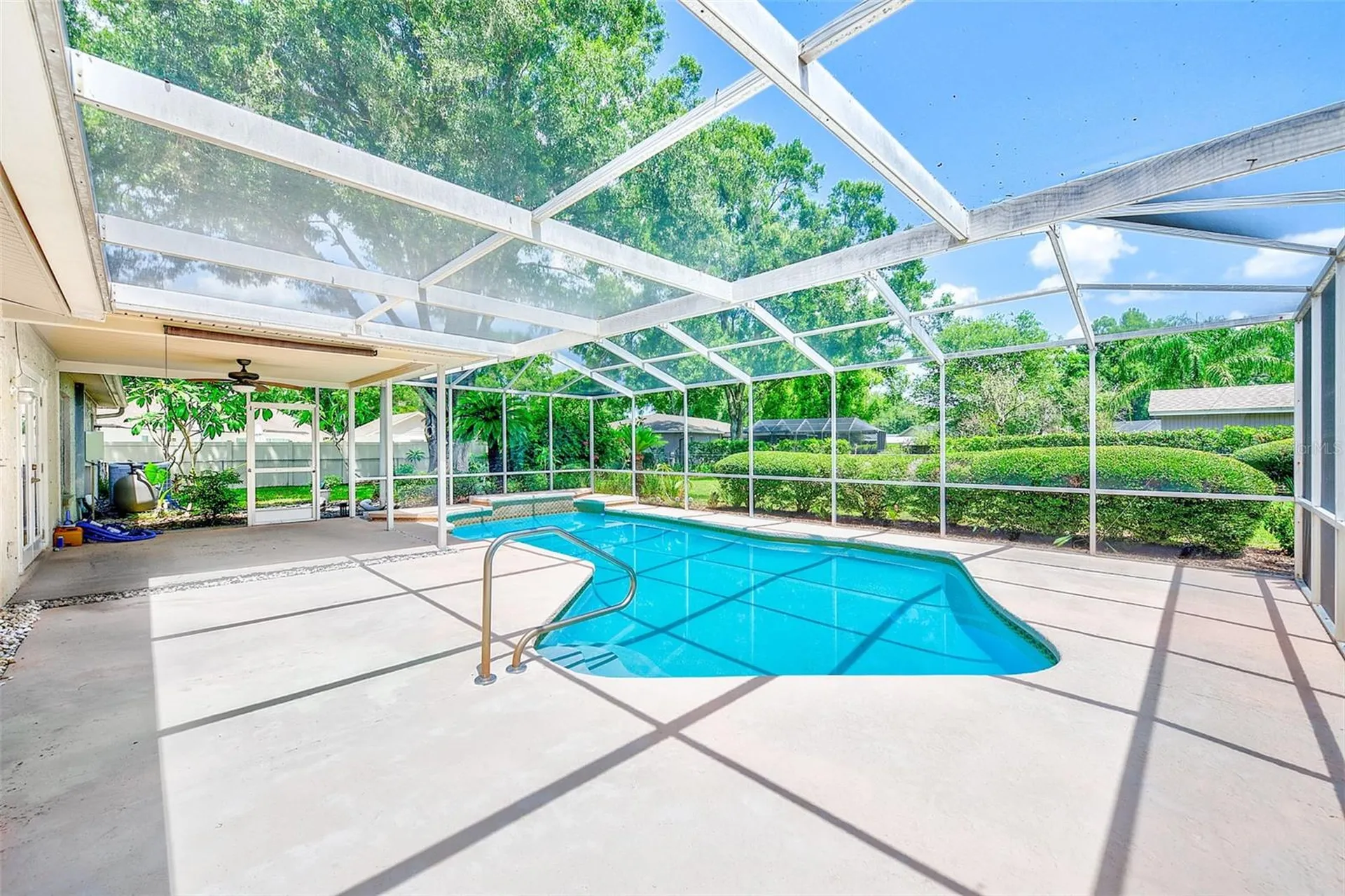 911 Woodcliff Avenue Tampa FL 33613