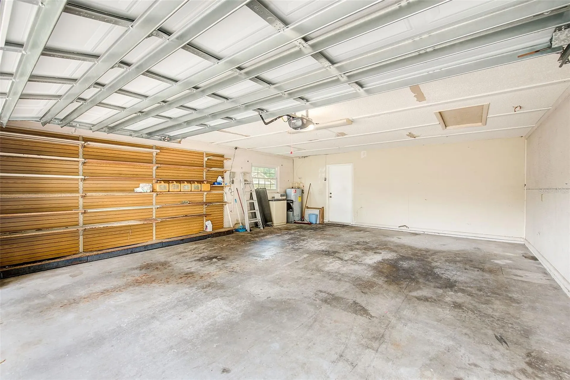 911 Woodcliff Avenue Tampa FL 33613