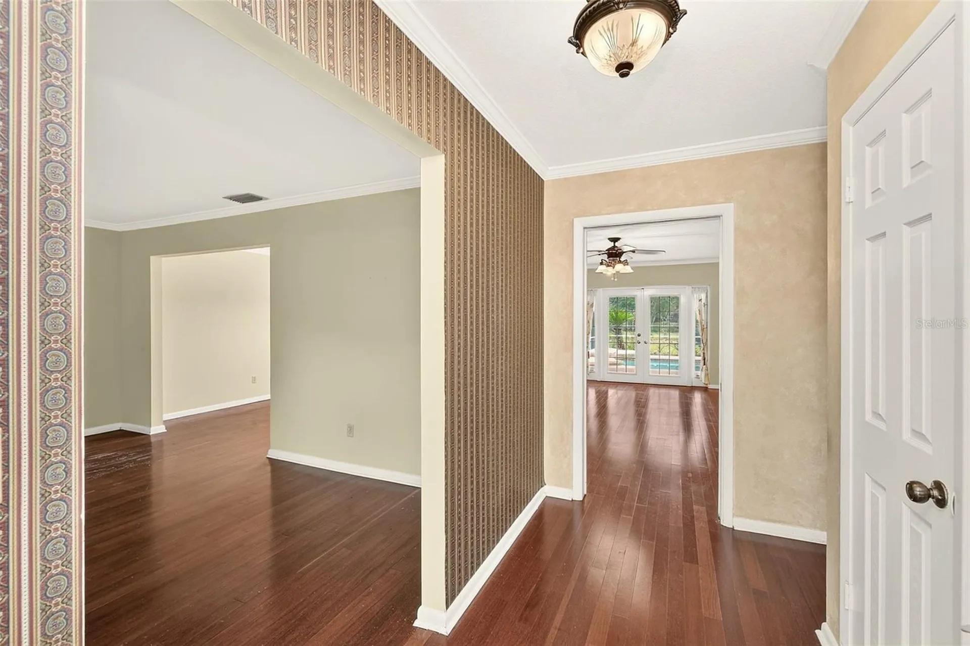911 Woodcliff Avenue Tampa FL 33613