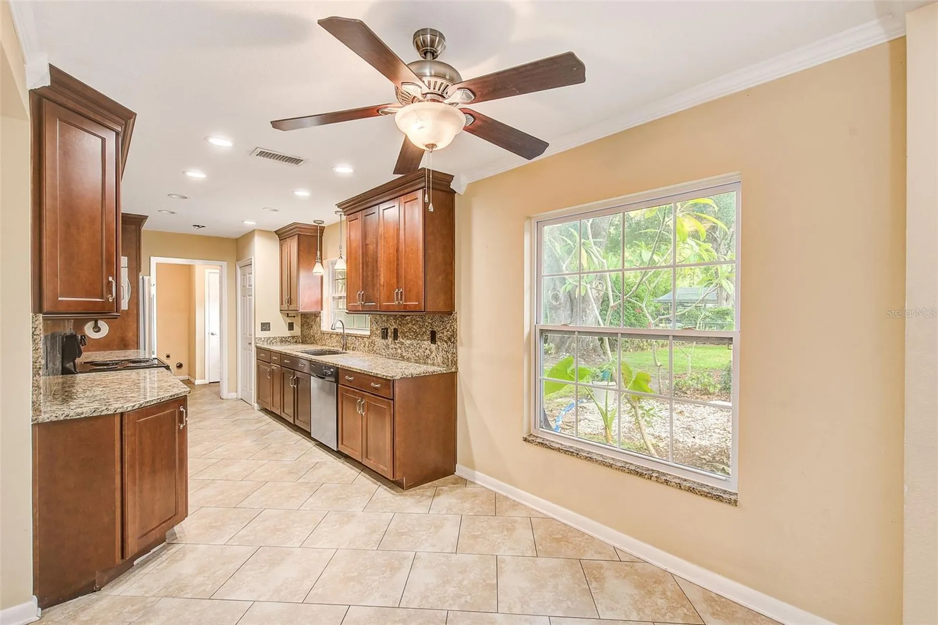 911 Woodcliff Avenue Tampa FL 33613