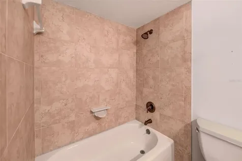 911 Woodcliff Avenue Tampa FL 33613