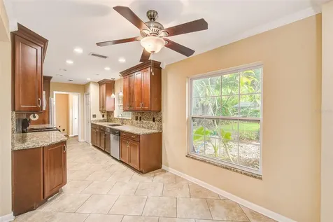 911 Woodcliff Avenue Tampa FL 33613