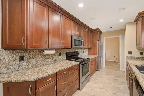 911 Woodcliff Avenue Tampa FL 33613