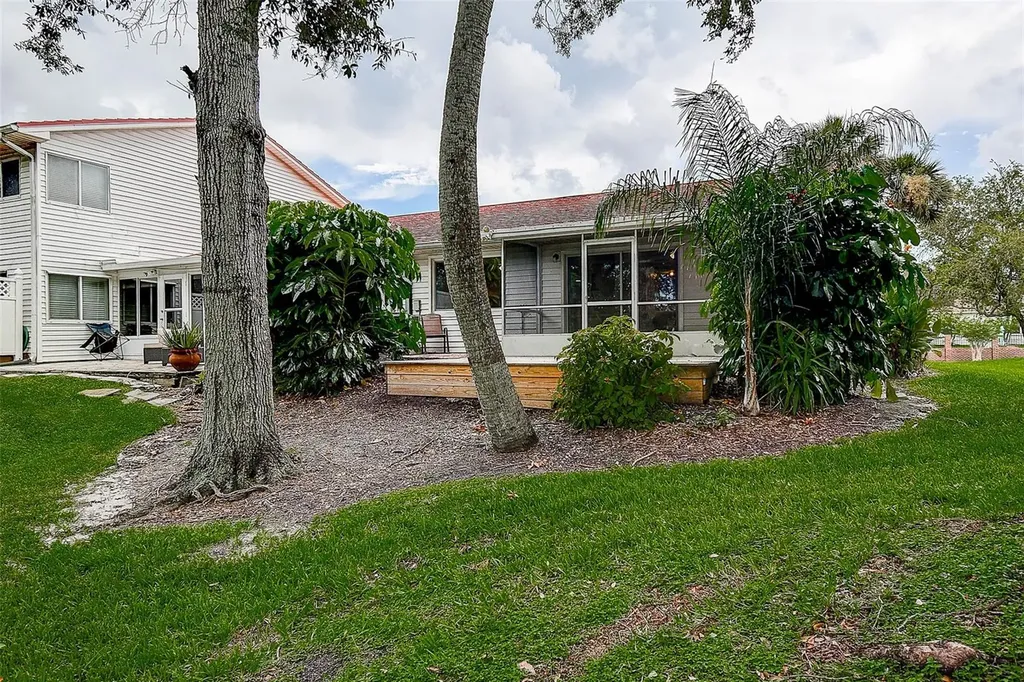 1439 Water View Drive W Largo FL 33771