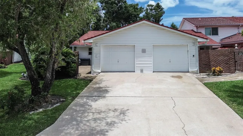 1439 Water View Drive W Largo FL 33771