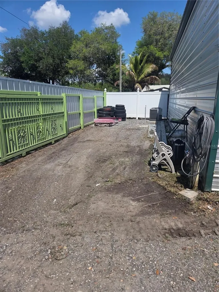 5823 Barry Lane Tampa FL 33634