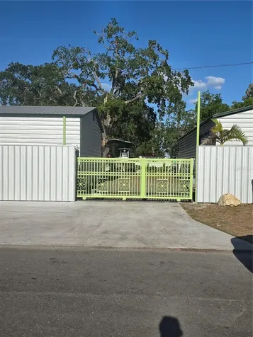 5823 Barry Lane Tampa FL 33634