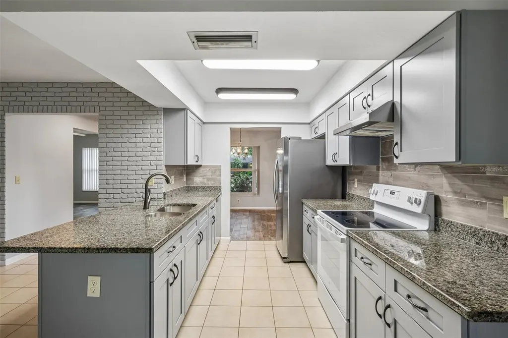 3718 Sand Pebble Drive Valrico FL 33596