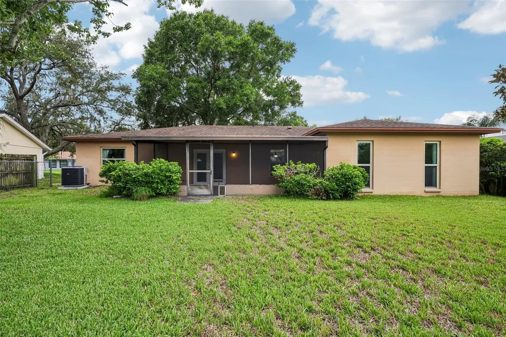 3718 Sand Pebble Drive Valrico FL 33596