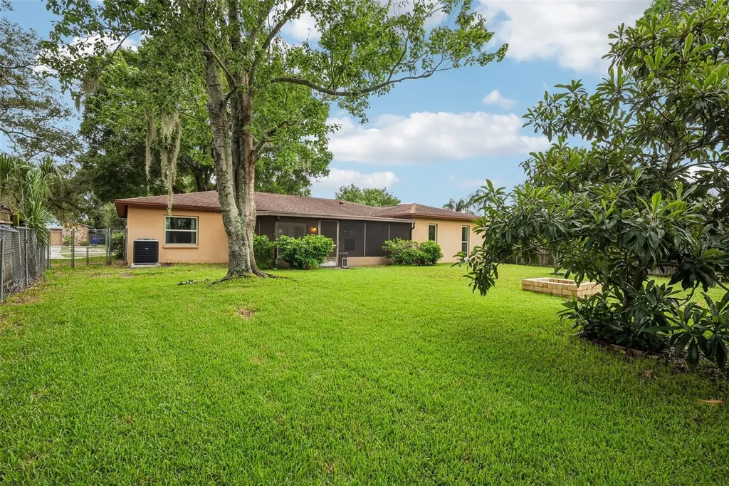3718 Sand Pebble Drive Valrico FL 33596
