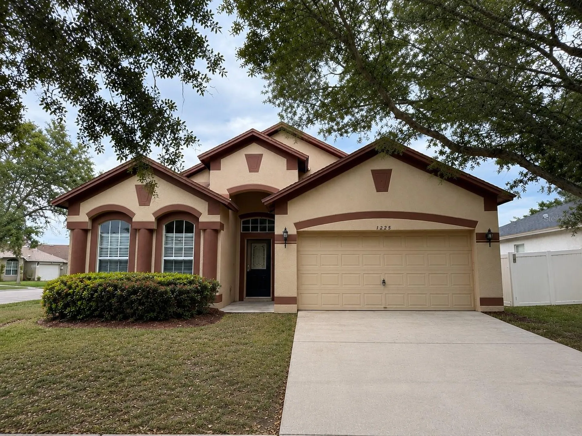 1225 Barclay Wood Drive Ruskin FL 33570