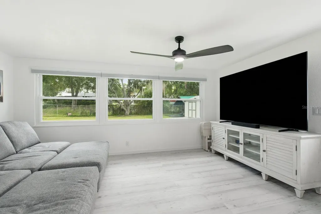 601 Shore Drive E Oldsmar FL 34677