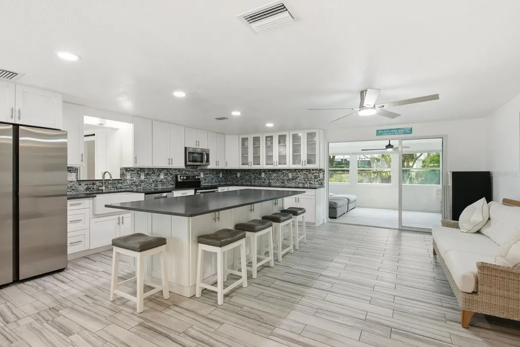 601 Shore Drive E Oldsmar FL 34677