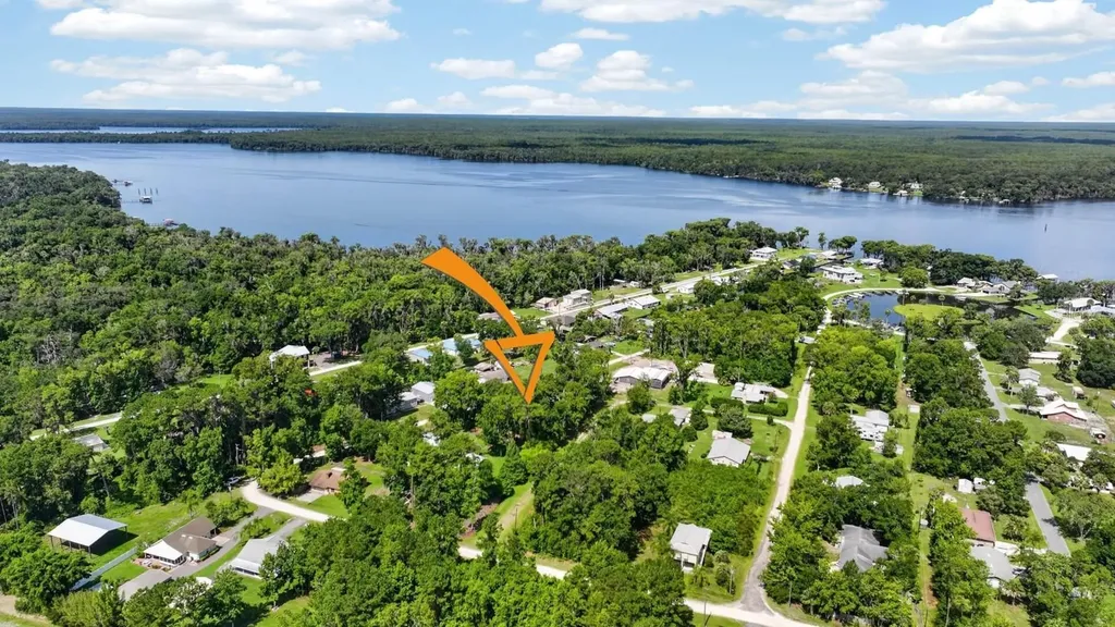 110 W Palm Avenue Crescent City FL 32112