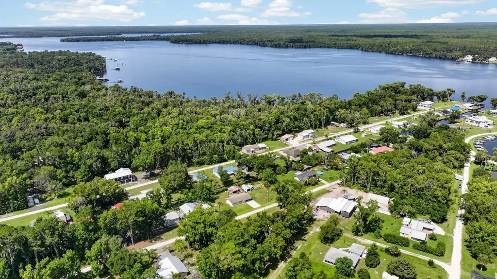 110 W Palm Avenue Crescent City FL 32112