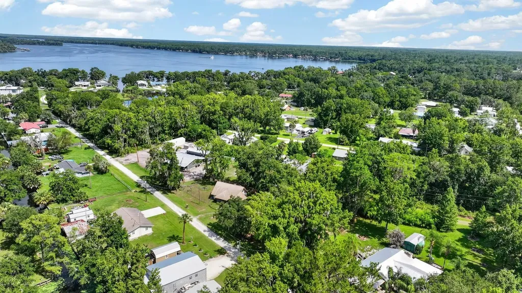 110 W Palm Avenue Crescent City FL 32112