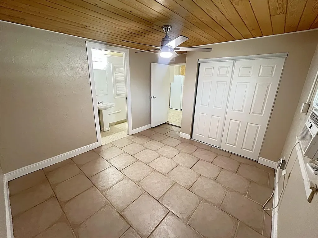 712 67th Avenue W Bradenton FL 34207