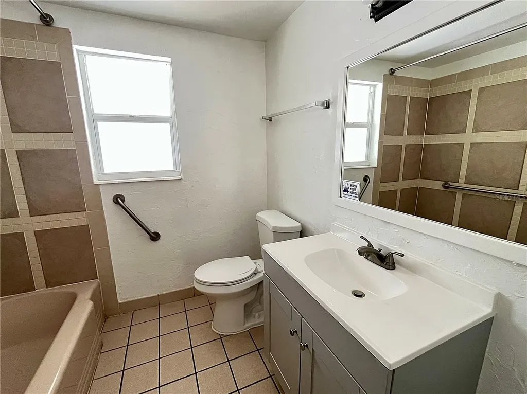 712 67th Avenue W Bradenton FL 34207