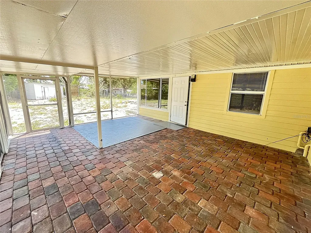 712 67th Avenue W Bradenton FL 34207