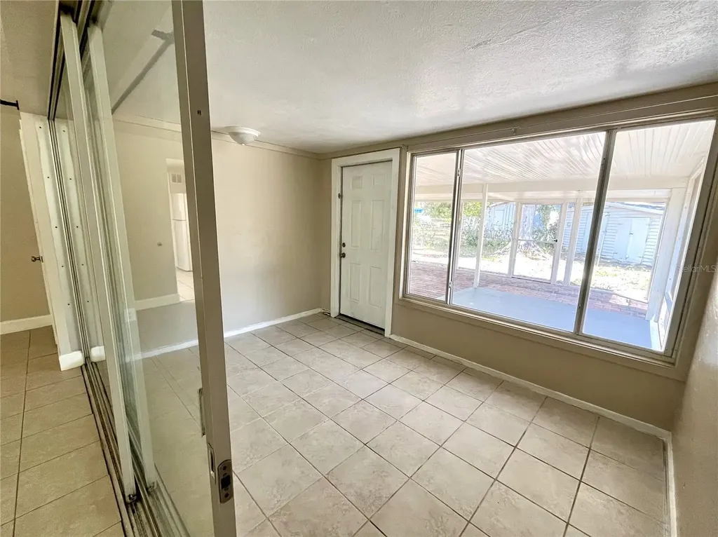 712 67th Avenue W Bradenton FL 34207