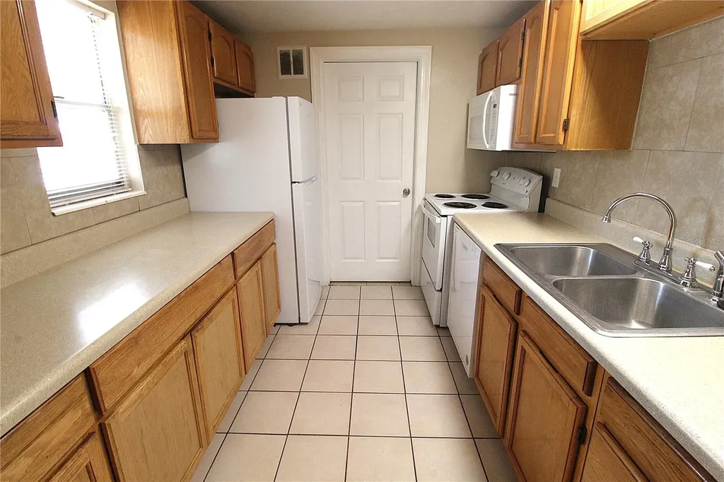 712 67th Avenue W Bradenton FL 34207