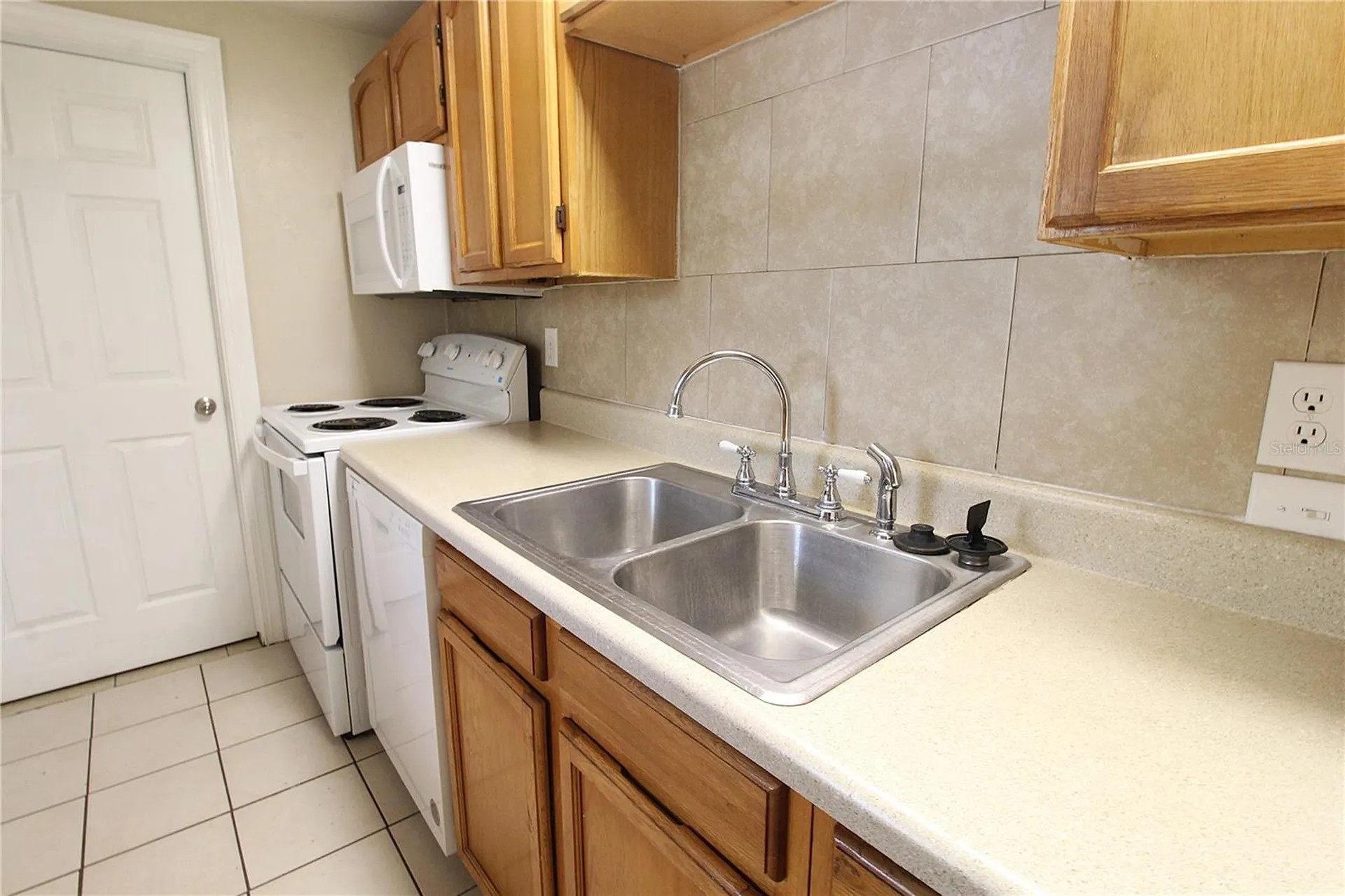 712 67th Avenue W Bradenton FL 34207