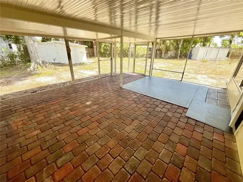 712 67th Avenue W Bradenton FL 34207