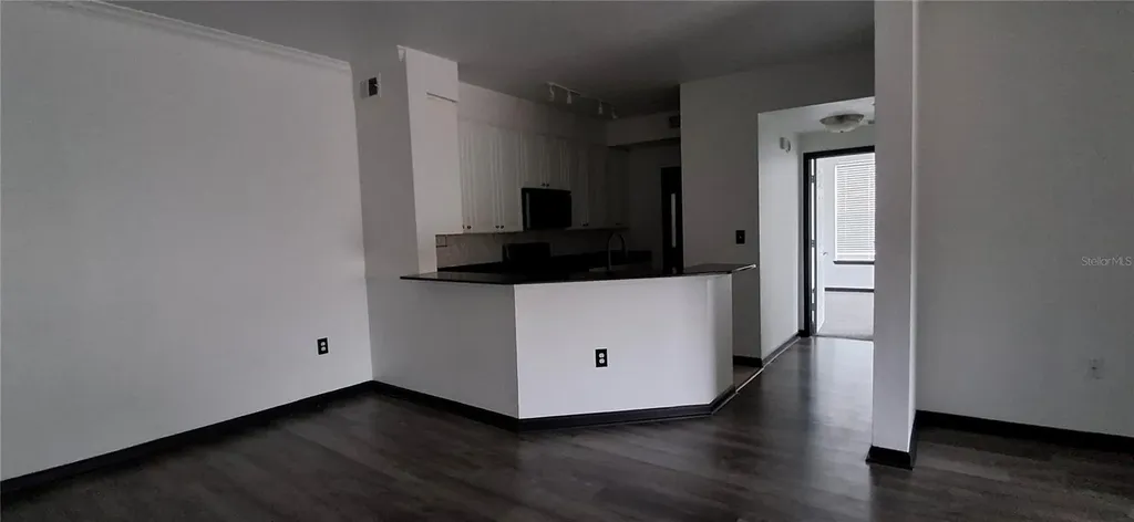 8539 Gate Parkway W Jacksonville FL 32216