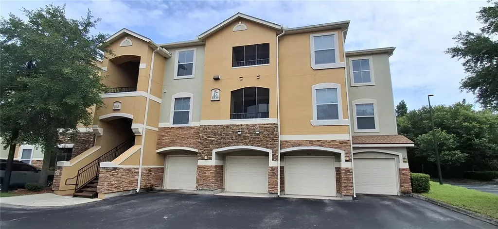 8539 Gate Parkway W Jacksonville FL 32216