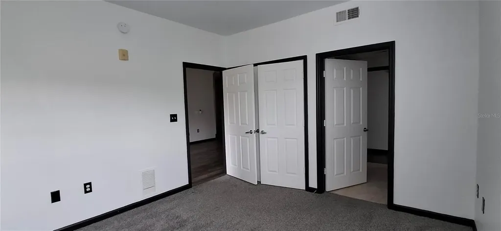 8539 Gate Parkway W Jacksonville FL 32216