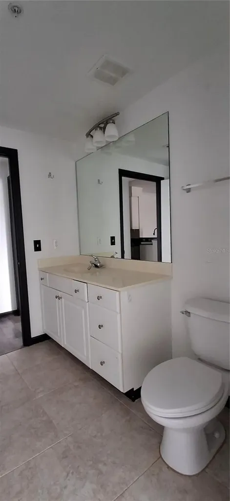 8539 Gate Parkway W Jacksonville FL 32216