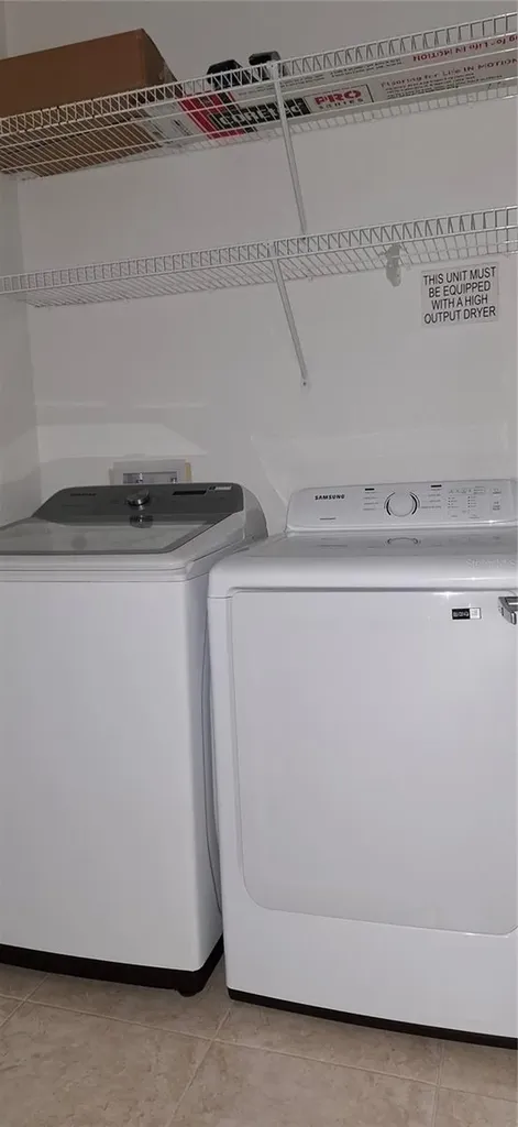 8539 Gate Parkway W Jacksonville FL 32216